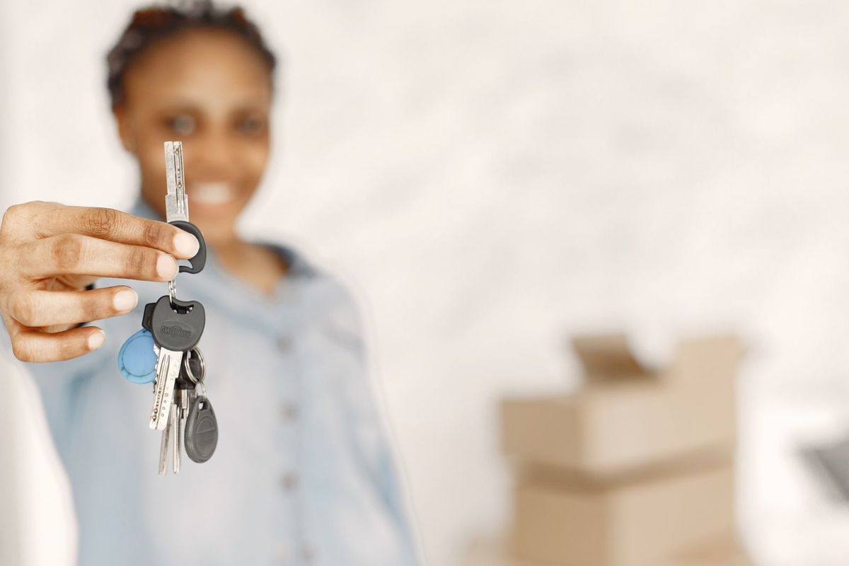 Huurder houdt de sleutels van de huurwoning vast bij het einde van de huur